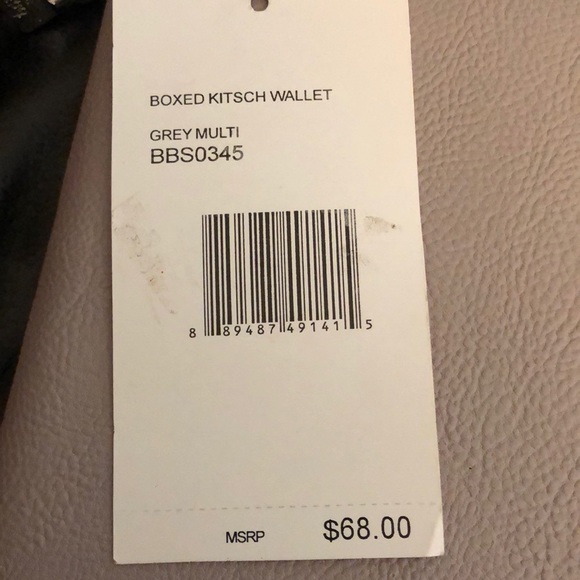 ๐๐ Betsey Johnson Boxed Dog Wristlet ๐๐ - Picture 4 of 4